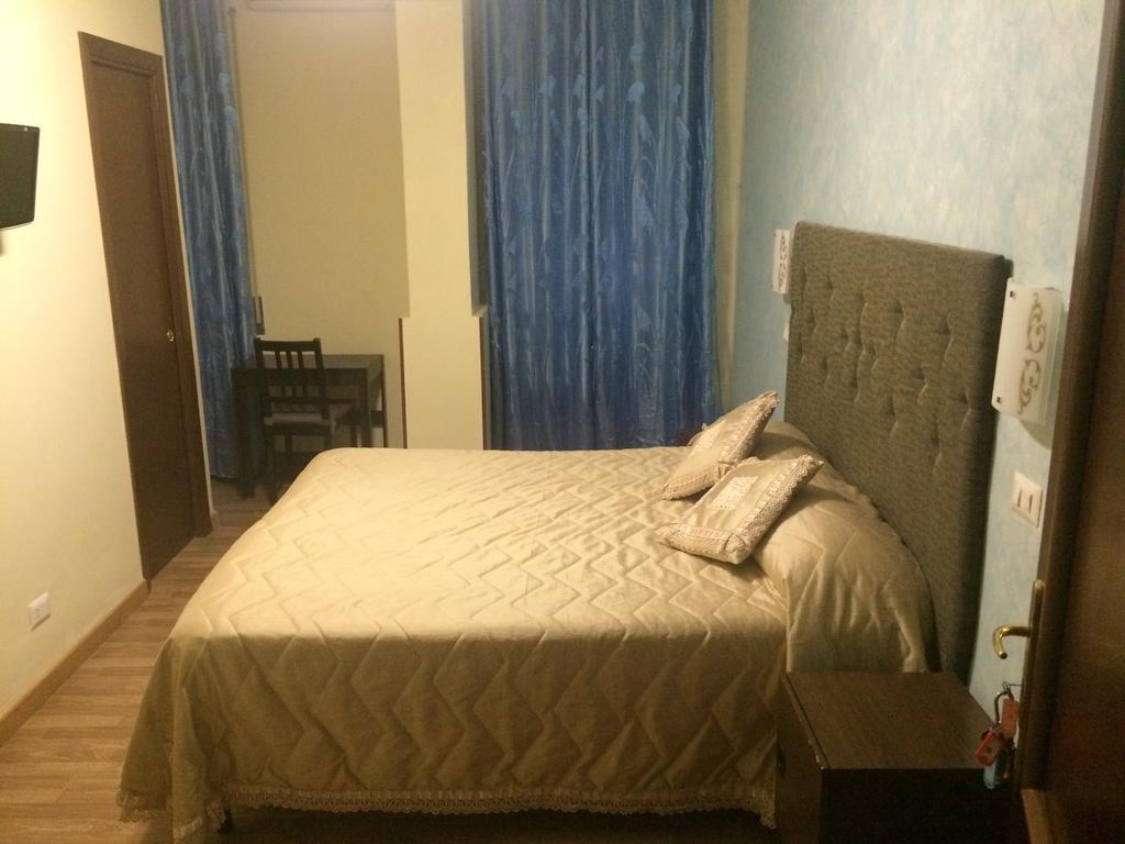 Tiburtina Hotel Holiday روما الغرفة الصورة