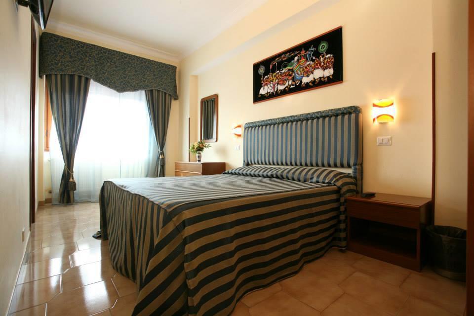Tiburtina Hotel Holiday روما المظهر الخارجي الصورة